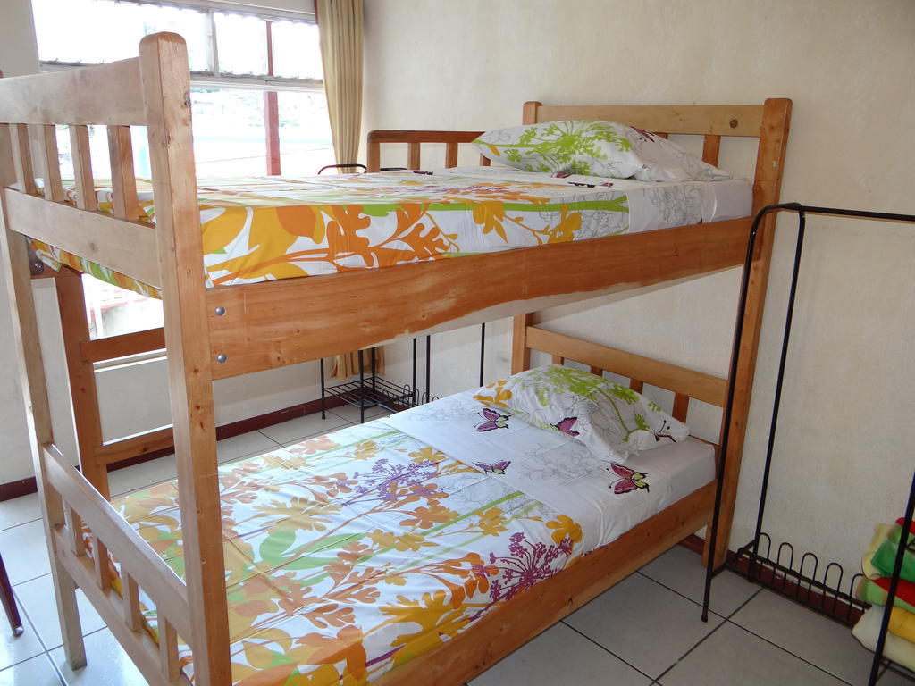 Hotel & Hostel Sloth Backpackers Monteverde Ruang foto