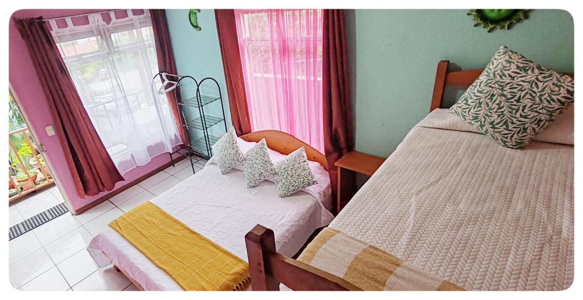 Hotel & Hostel Sloth Backpackers Monteverde Bagian luar foto