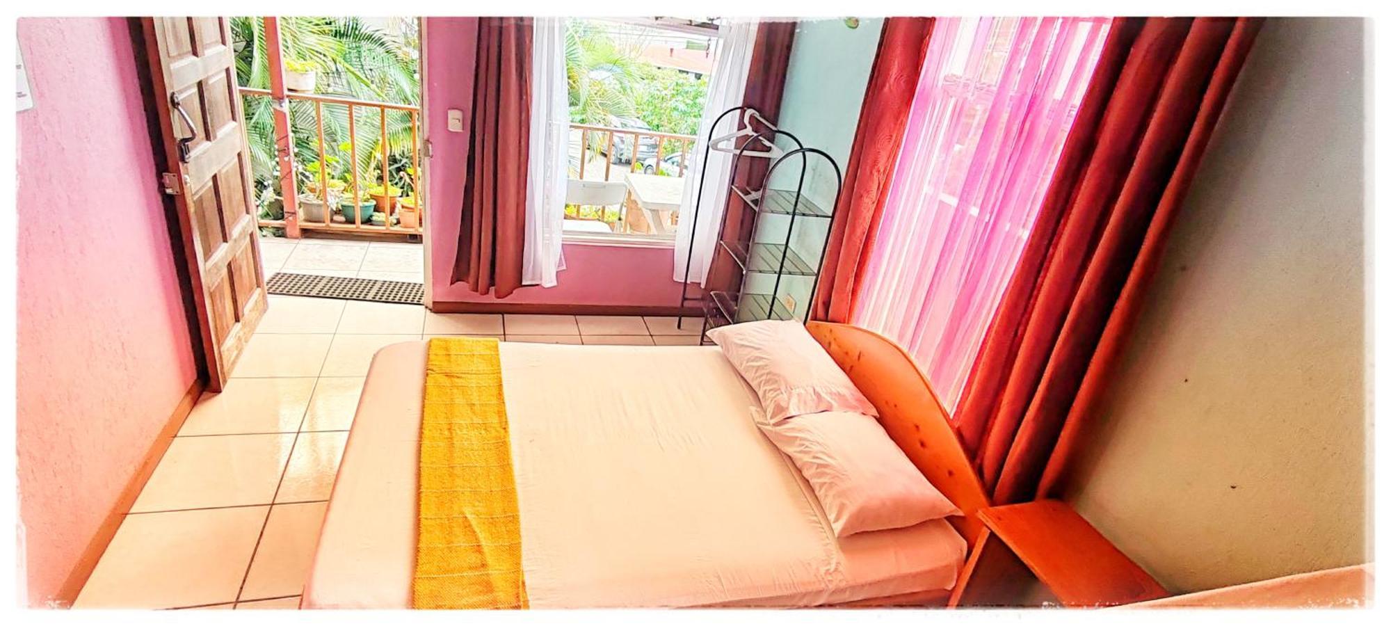 Hotel & Hostel Sloth Backpackers Monteverde Bagian luar foto