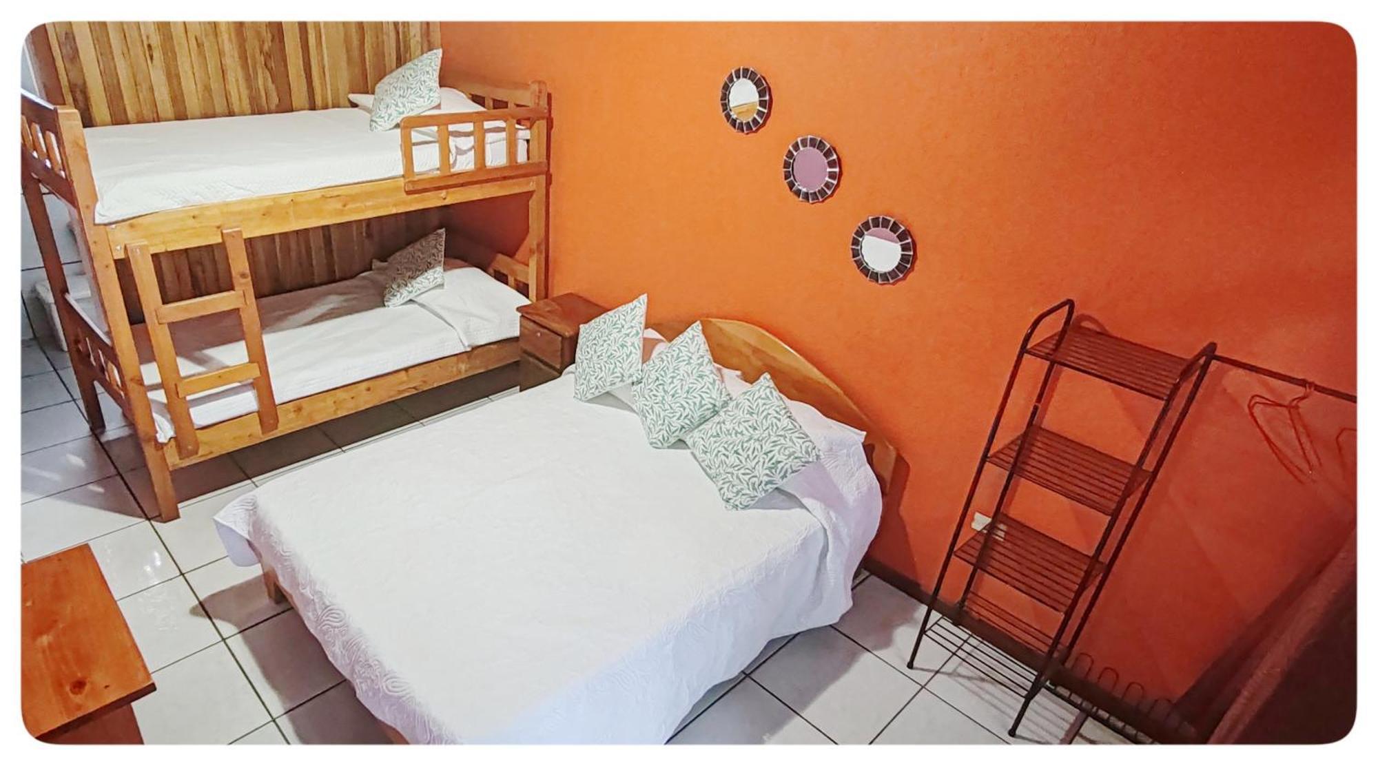 Hotel & Hostel Sloth Backpackers Monteverde Bagian luar foto