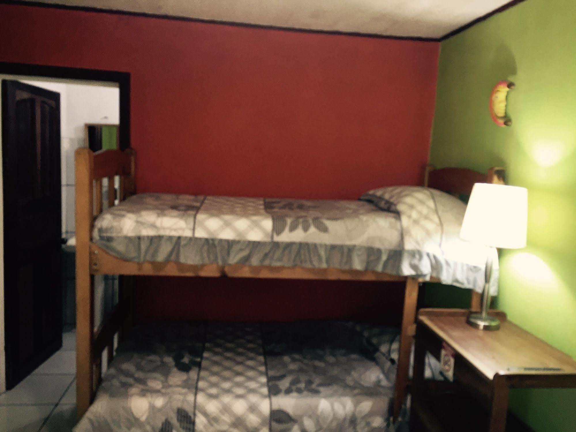 Hotel & Hostel Sloth Backpackers Monteverde Bagian luar foto