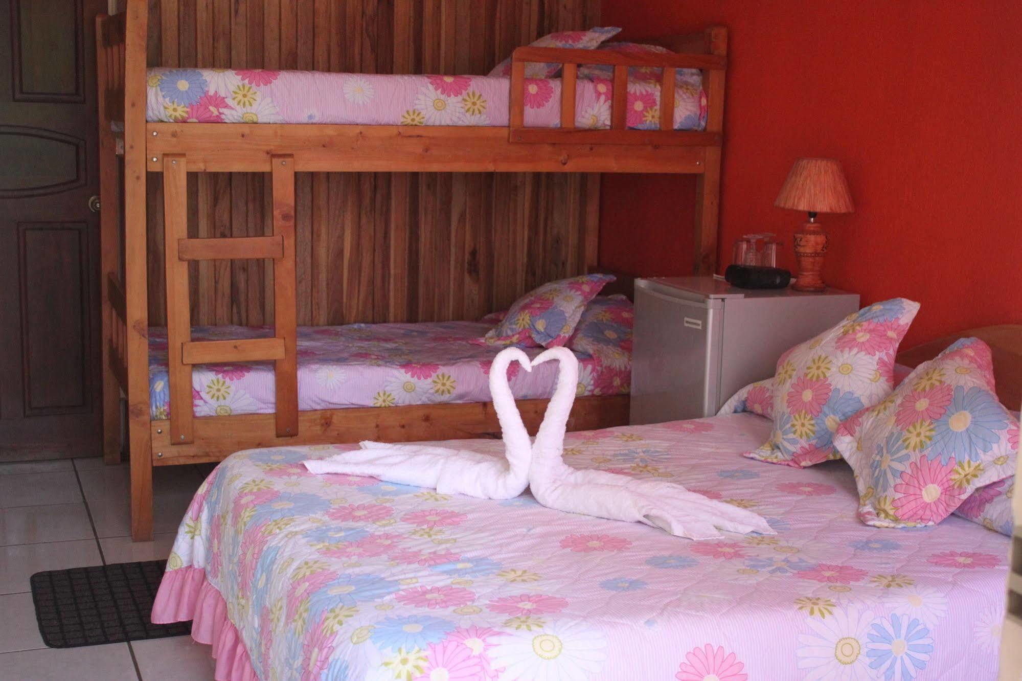 Hotel & Hostel Sloth Backpackers Monteverde Bagian luar foto