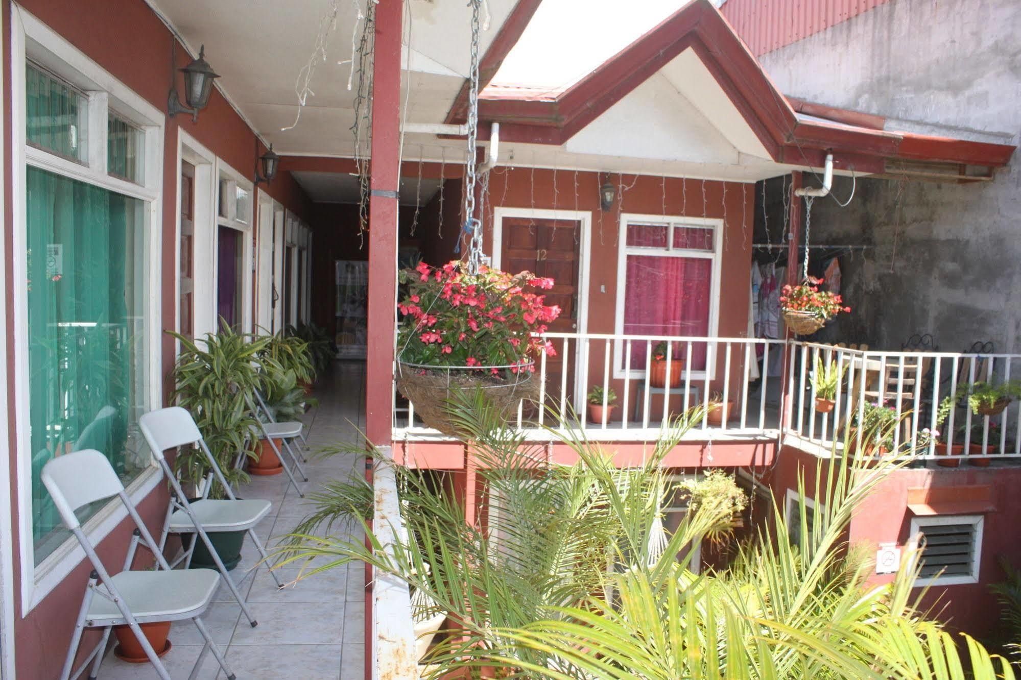 Hotel & Hostel Sloth Backpackers Monteverde Bagian luar foto