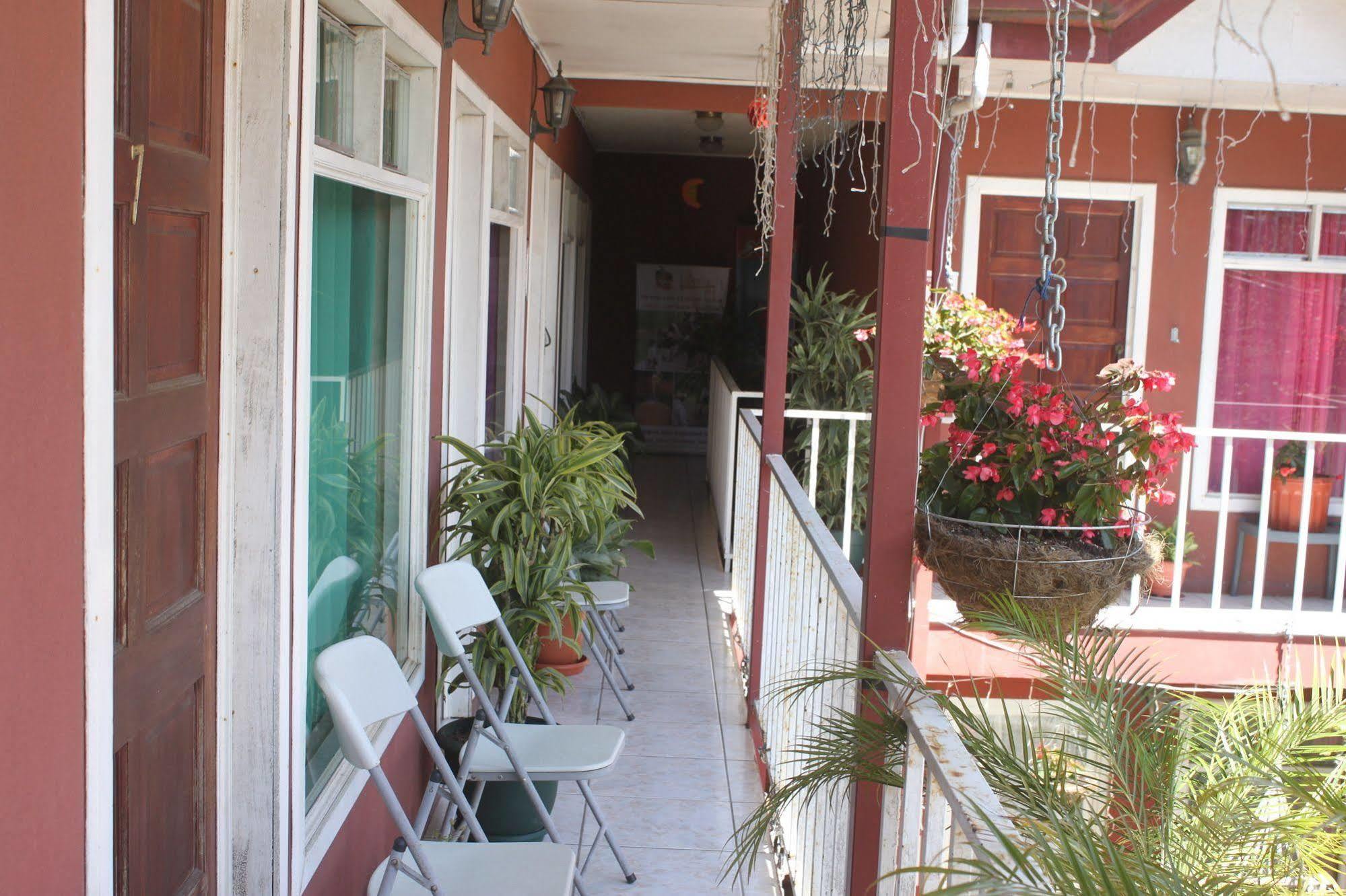 Hotel & Hostel Sloth Backpackers Monteverde Bagian luar foto
