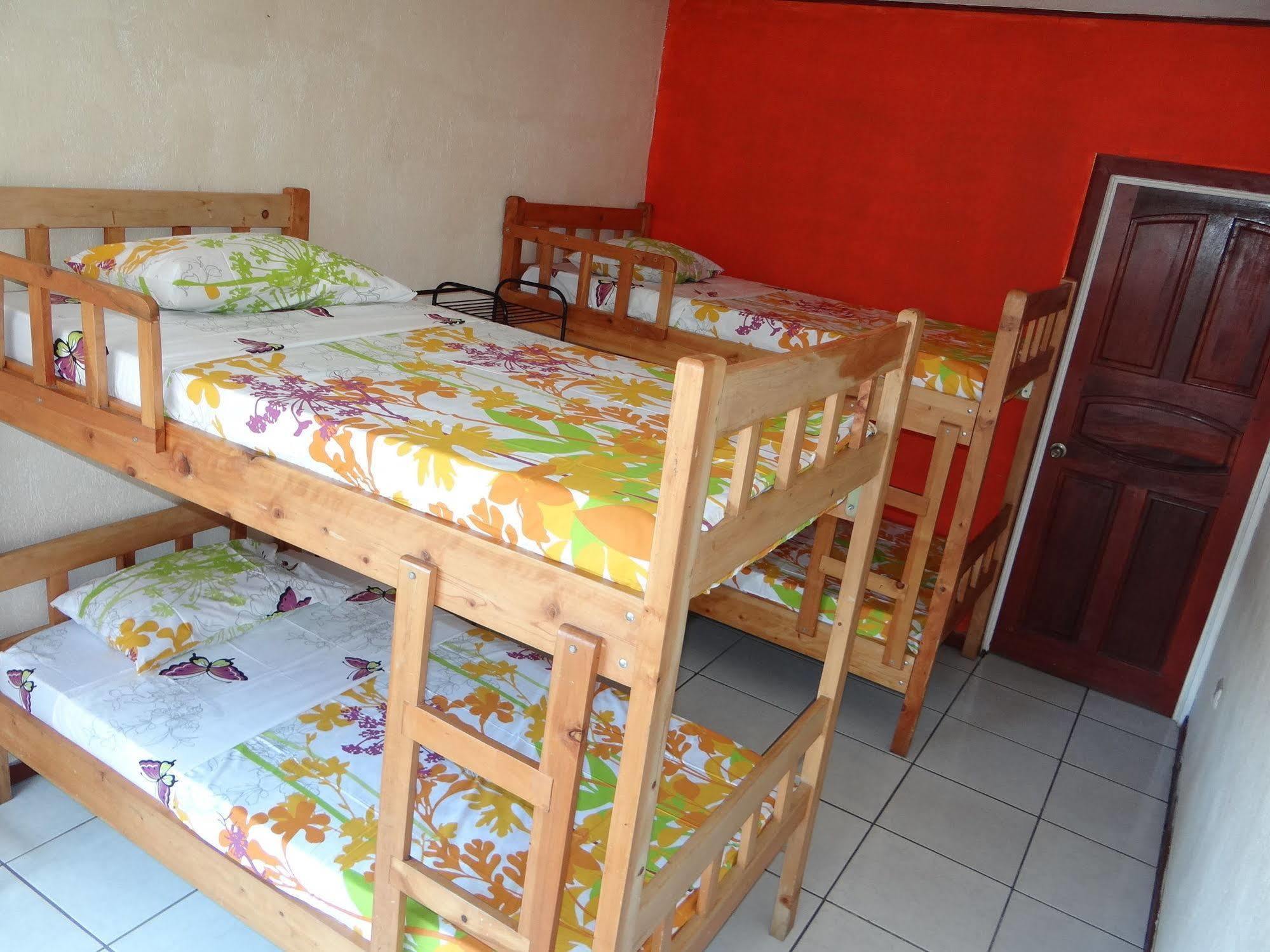 Hotel & Hostel Sloth Backpackers Monteverde Bagian luar foto