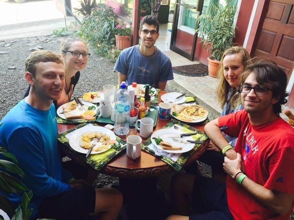 Hotel & Hostel Sloth Backpackers Monteverde Bagian luar foto